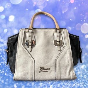 GUESS top handle bag ✨🤍